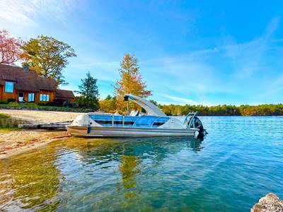 2019 Trifecta Tritoon 25' - with motor & trailer