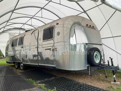 1969 WELL MAINTAINED AIRSTREAM INTERNATIONAL LAND YACHT AMBASSADOR 29FT RV