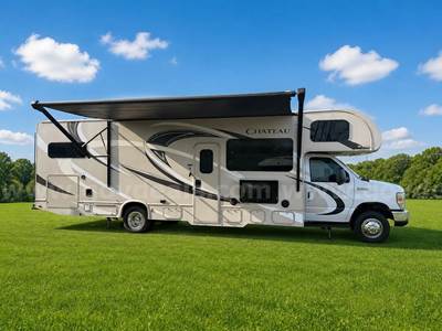 2017 Ford E450 THOR CHATEAU - RV Original 12k Miles  Built year 2018
