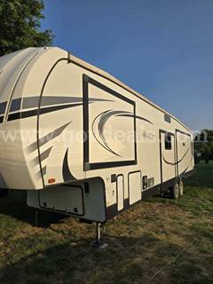 2022 Wildcat Fifth Wheel Camper
