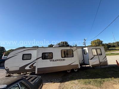 2015 Forest River wildwoods 29’