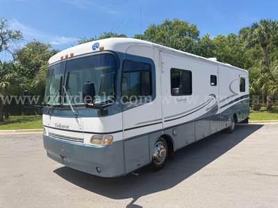 FREIGHTLINER X LINE MOTORHOME 5.9L L6 DIESEL.