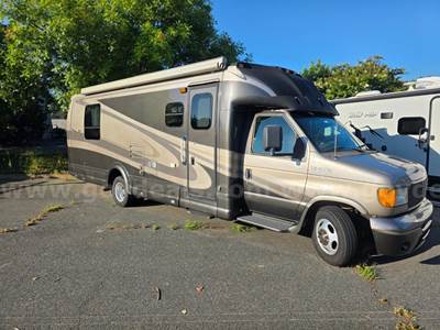 2005 Itasca Isata Touring M280 Class C Very Nice Motorhome