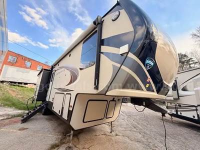 2018 Keystone Montana 305RL High Country