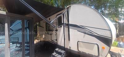 2022 Prime Time Tracer LE 200BHSLE – Ultra-Lite Family Bunkhouse
