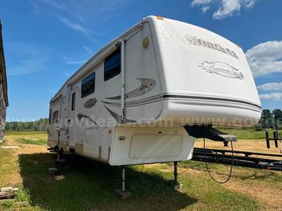 2007 5th WHEEL CAMPER ONE OWNER - CAN SHIP - MAINE
