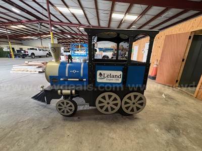 2021 Roundhouse 13AQA1CL056 Trackless Train Locomotive