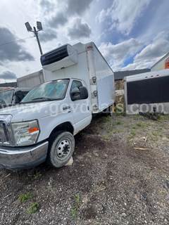 2011 Ford E350 Super Duty Box truck refer