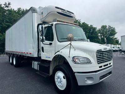 2022 FREIGHTLINER M2 LOW MILE 26 TANDEM AXLE REEFER