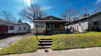 Single Family Houses for Auction in Fairfield, Alabama