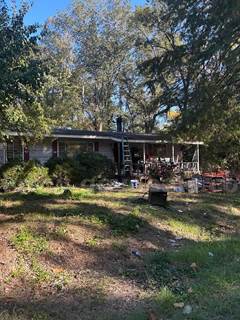 Single Family House for Auction in Jackson, Mississippi