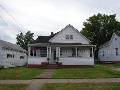 Single Family Fixer-Uppers in Harrisburg, Illinois