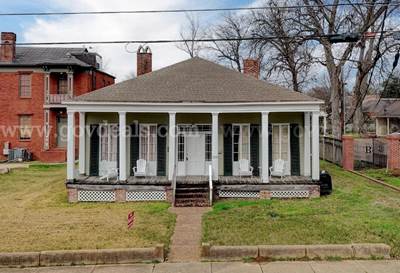 5 bed, 2 bath, 1918 sqft. Single Family Home in Vicksburg, Mississippi