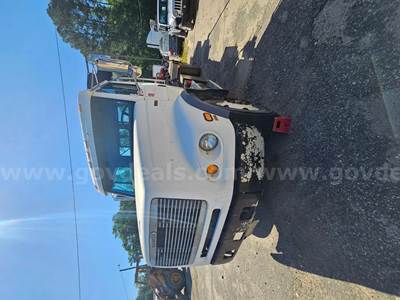 2002 Freightliner FL112