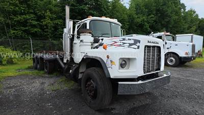 2005 Mack RD688S Tri/A Roll Off Truck