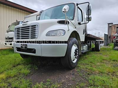 2015 Freightliner M2 106