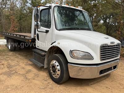 2012 Freightliner M2 106 Rollback Non CDL