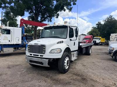 2009 Freightliner M2 106 S/A Rollback Tow Truck
