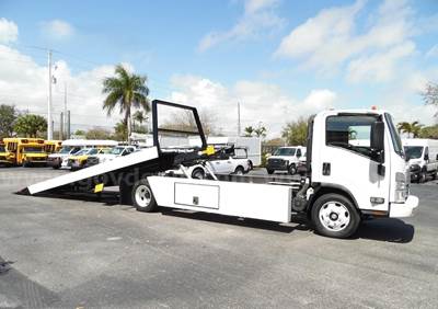 2022 Isuzu NRR Diesel Rollback Flatbed TOW TRUCK --38,000 Miles
