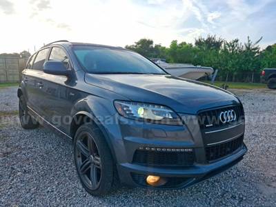 2015 Audi Q7 S-line Prestige. Can arrange shipping, just pay the driver at delivery.