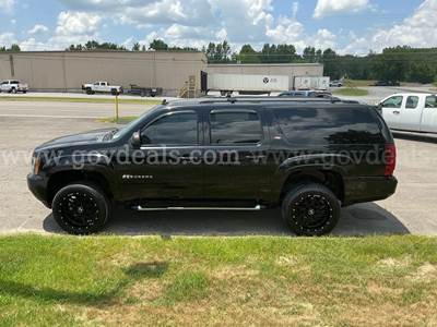 2011 Chevrolet Suburban LT 1500 4WD
