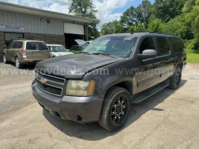 2011 Chevrolet Suburban LS 1500 2WD