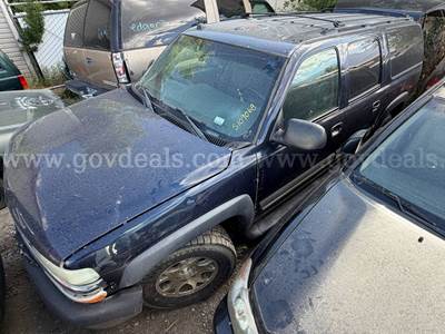 2004 Chevrolet Suburban 1500 4WD