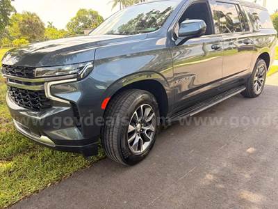2021 Chevrolet Suburban super clean one owner