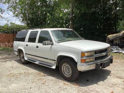 1999 Chevrolet Suburban 2500 Turbo Diesel, 4X2, 8600lb. GVW, 4 Door 9-Passenger