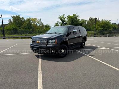 2013 Chevrolet Suburban 2500 4X4 Very Clean! Low Miles!