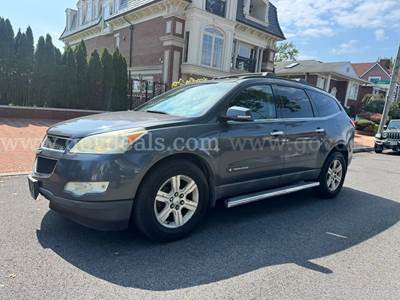 2009 Chevrolet Traverse LT1 original 96K MILEAGE