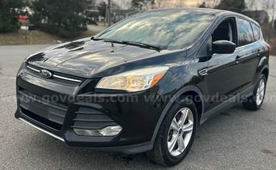 2015 Ford Escape Compact SUV EcoBoost/Runs & Drives/Clean Virginia Title/143k Miles
