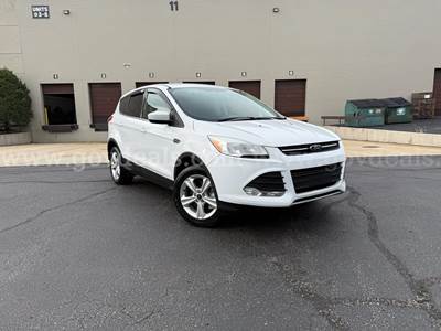2014 Ford Escape - Low miles SE 4WD