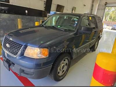 2004 Ford Expedition XLS low miles!!