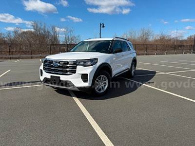 2025 Ford Explorer Active AWD Low Miles!