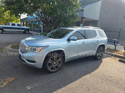 2017 GMC Acadia Denali Nice Clean SUV