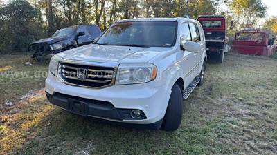 2012 Honda Pilot Touring 4WD 5-Spd AT with DVD