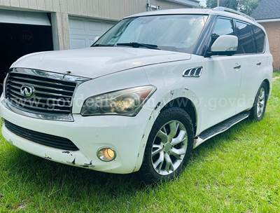 2011 Infiniti QX56 4x4 with third seat row