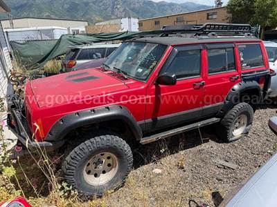 2000 Jeep Cherokee Sport 4-Door 4WD
