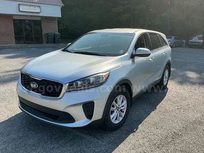 2019 Kia Sorento L 2.4L-runs and drives LOW RESERVE/1 owner