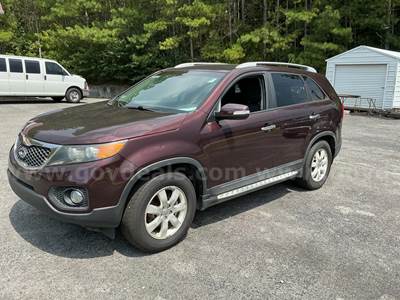 2013 Kia Sorento LX 2.4L-runs and drives 143k miles -NO RESERVE