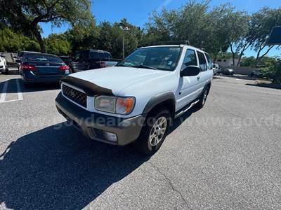 1999 Nissan Pathfinder (1999-5) LE 2WD