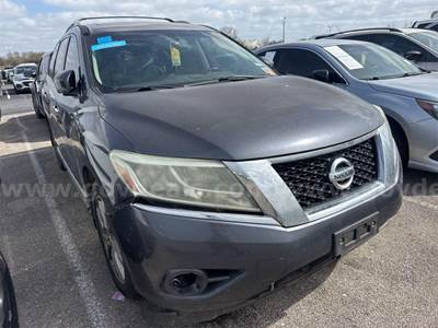 2013 Nissan Pathfinder Platinum 2WD