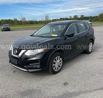 2017 Nissan Rogue only 124k S AWD