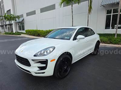 2015 PORSCHE MACAN 4D SUV 3.0L S