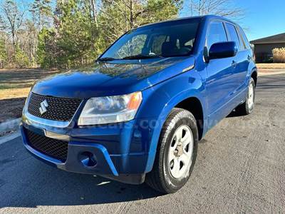 2010 Suzuki Grand Vitara **CLEAN TITLE**