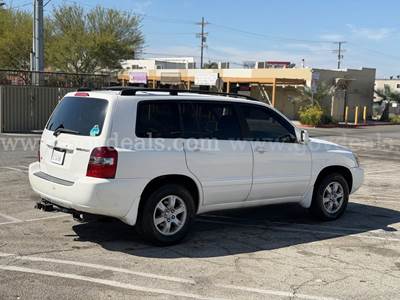 2004 Toyota Highlander V6 2WD with 3rd-Row Seat