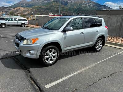2010 TOYOTA RAV4 RUNS AND DRIVES - SHIPPING AVAILABLE