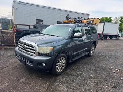 2010 Toyota SequoiaPlatinum