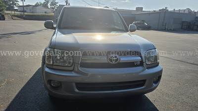 2005 Toyota Sequoia SR5 2WD